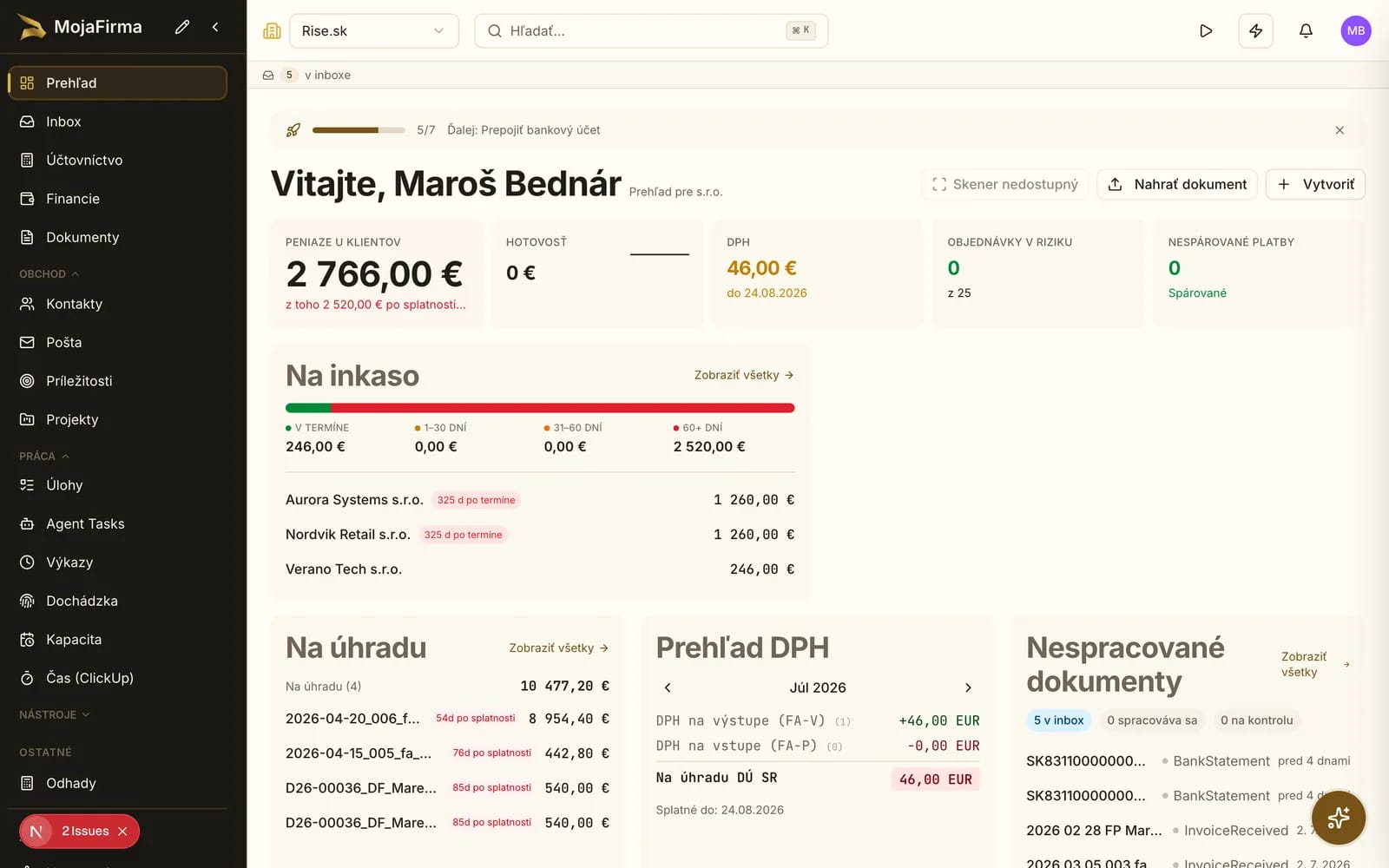 Finančný dashboard MojaFirma s cashflow a neuhradenými faktúrami